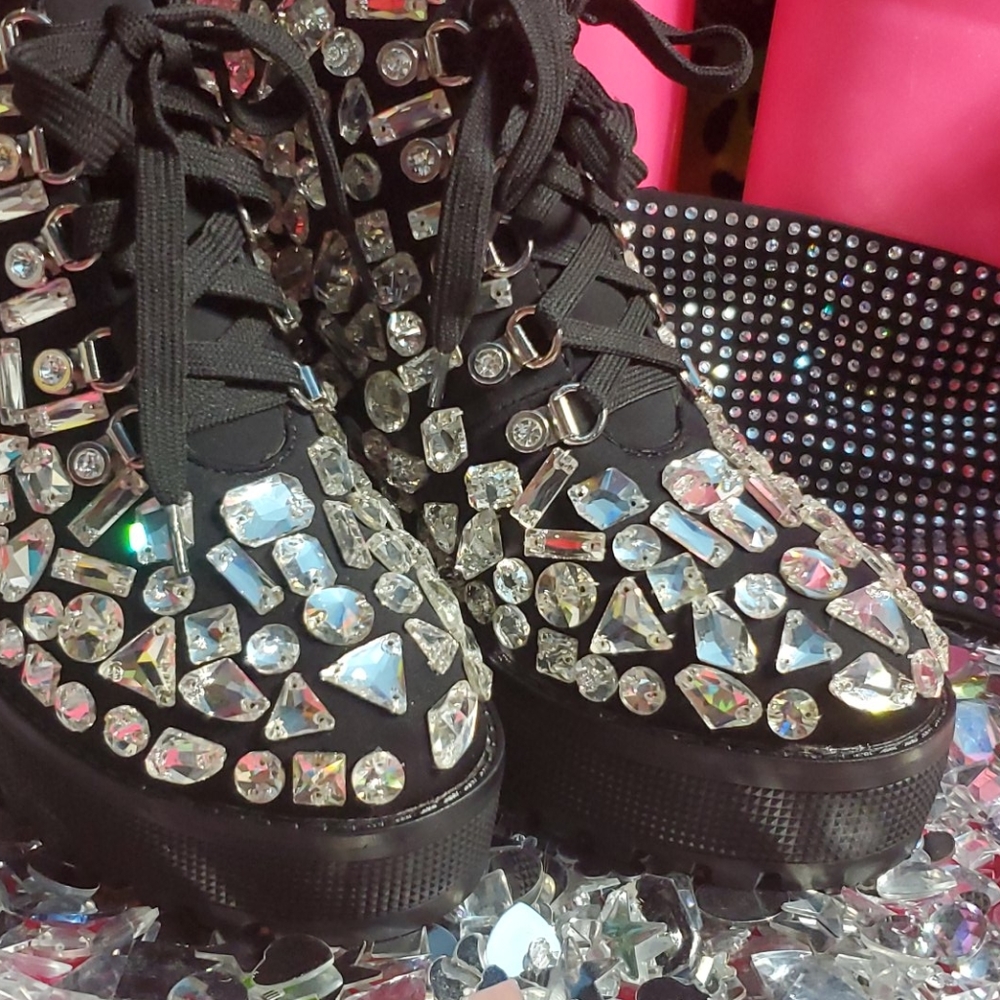 BOOTS - Picture 2 of 15